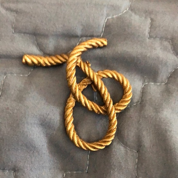 Goldtone vintage brooch - Picture 1 of 2